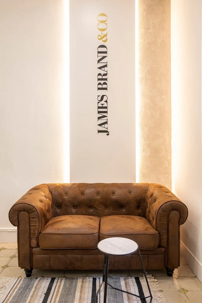Lounge James Brand